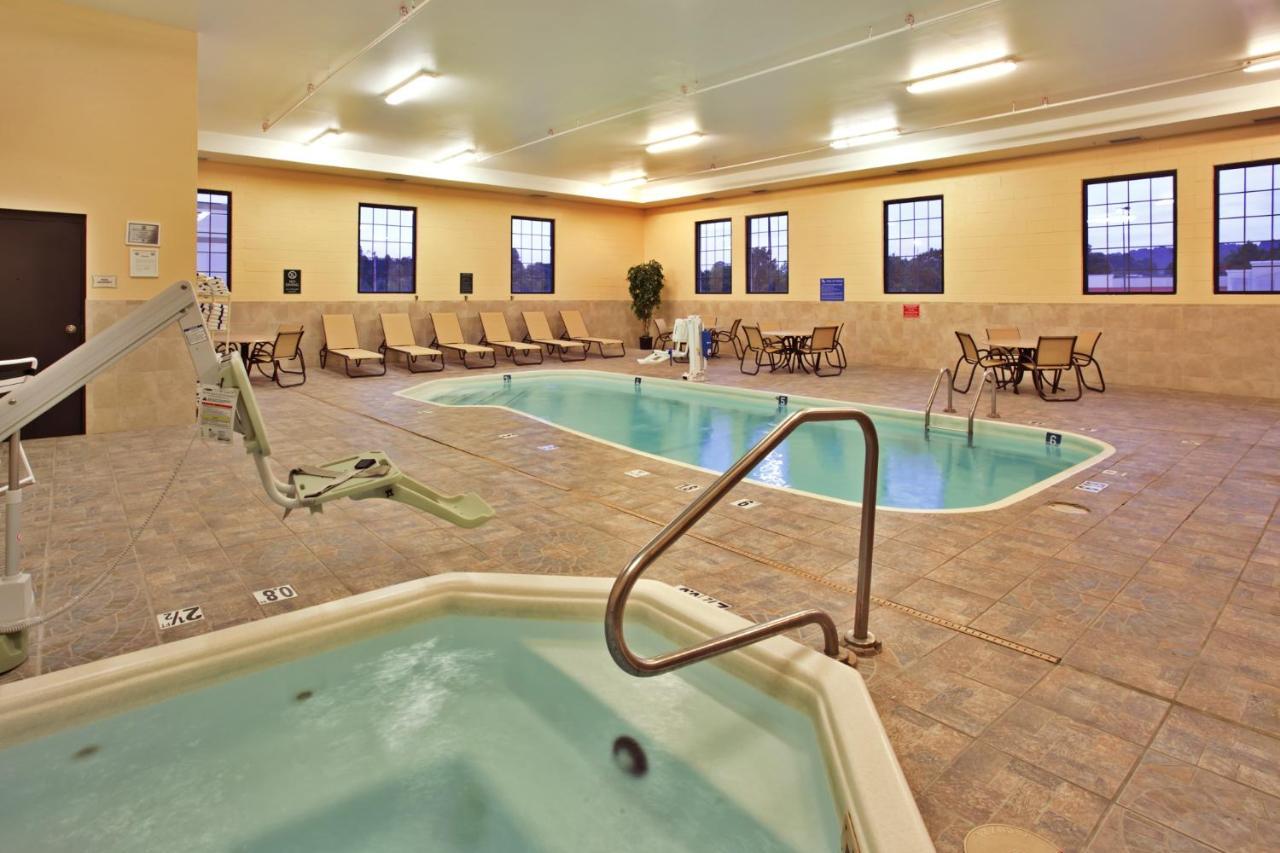 La Quinta Inn & Suites - New River Gorge National Park Summersville Bagian luar foto