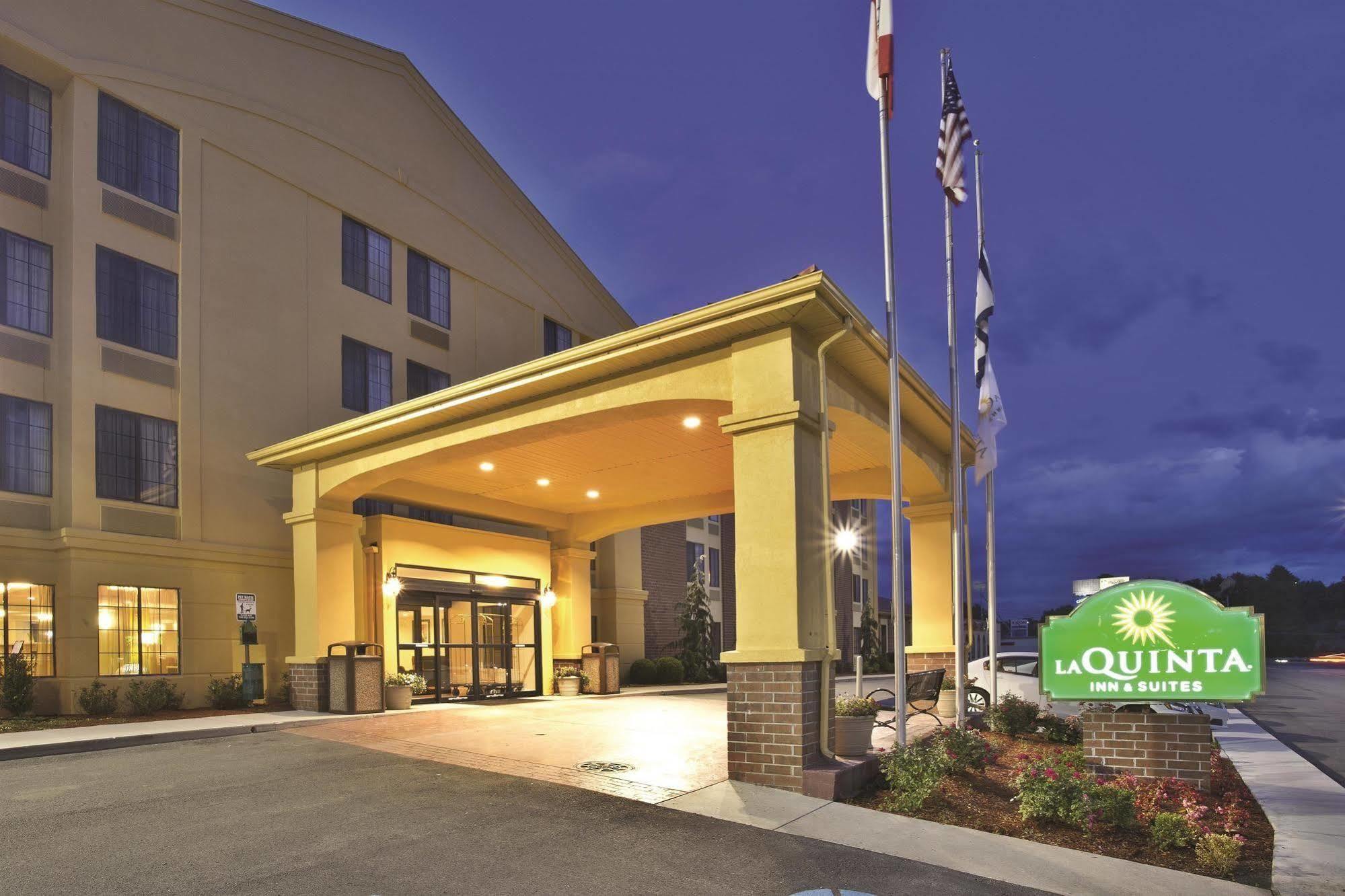 La Quinta Inn & Suites - New River Gorge National Park Summersville Bagian luar foto