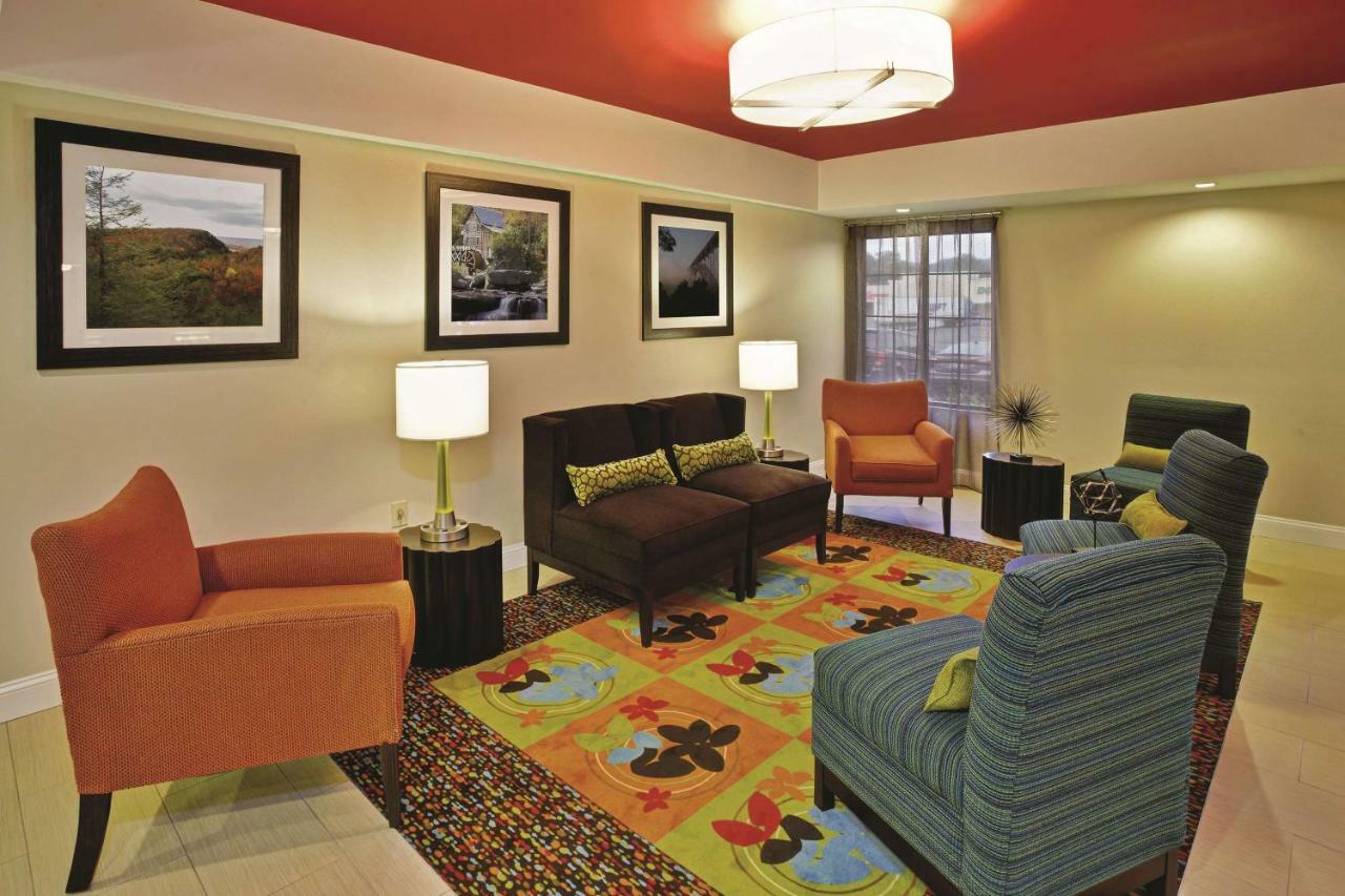 La Quinta Inn & Suites - New River Gorge National Park Summersville Bagian luar foto