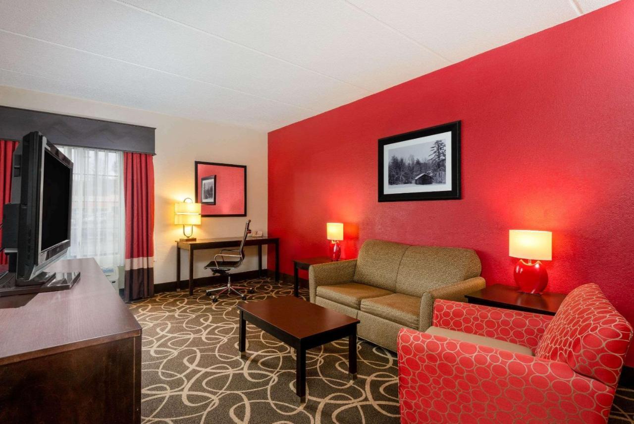 La Quinta Inn & Suites - New River Gorge National Park Summersville Bagian luar foto