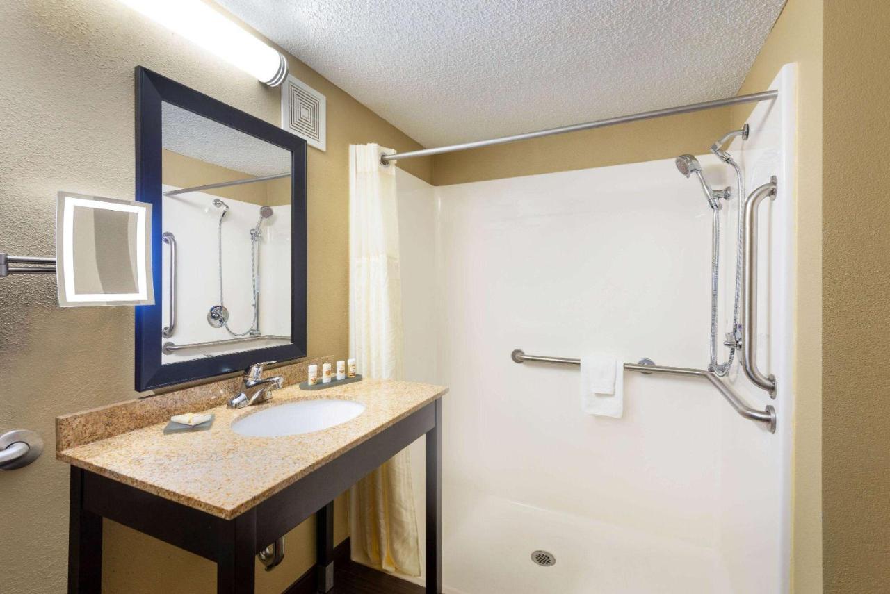 La Quinta Inn & Suites - New River Gorge National Park Summersville Bagian luar foto