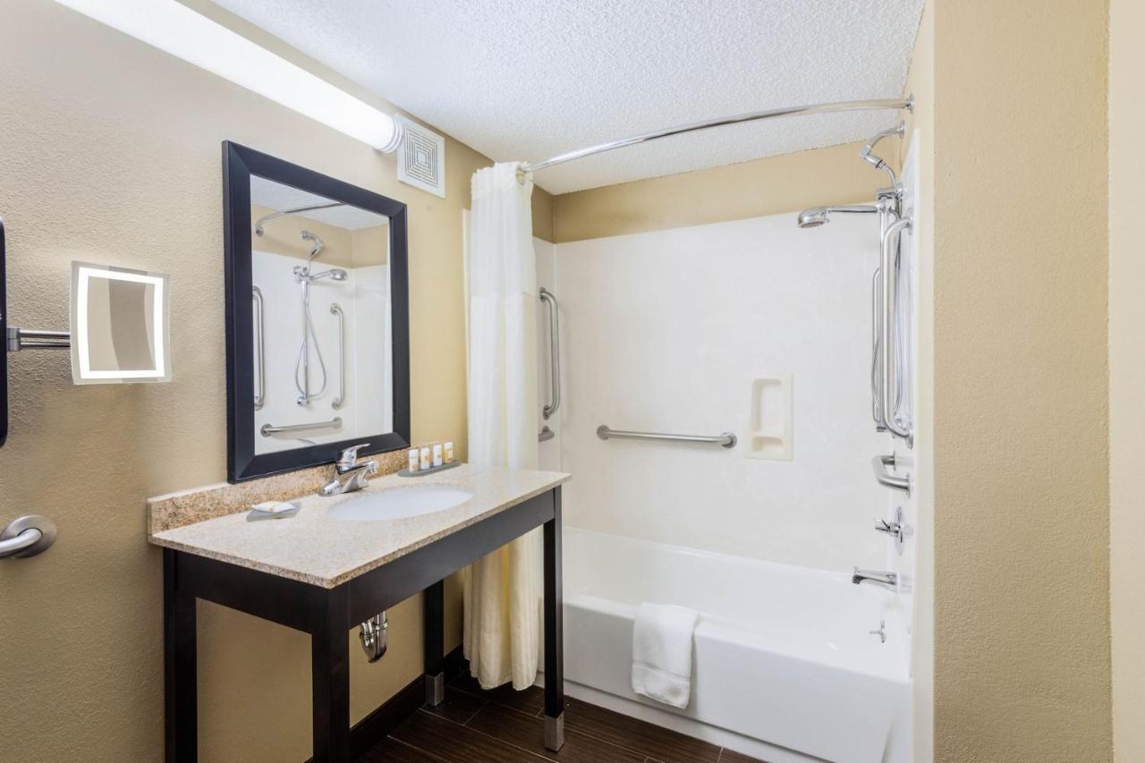 La Quinta Inn & Suites - New River Gorge National Park Summersville Bagian luar foto